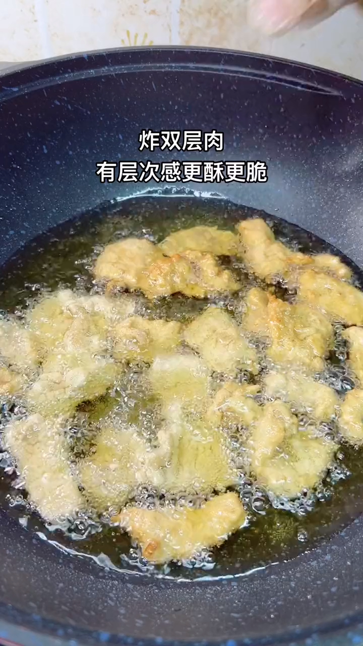闽南人都爱吃的炸醋肉,今天分享一款炸三层肉,外酥里嫩!