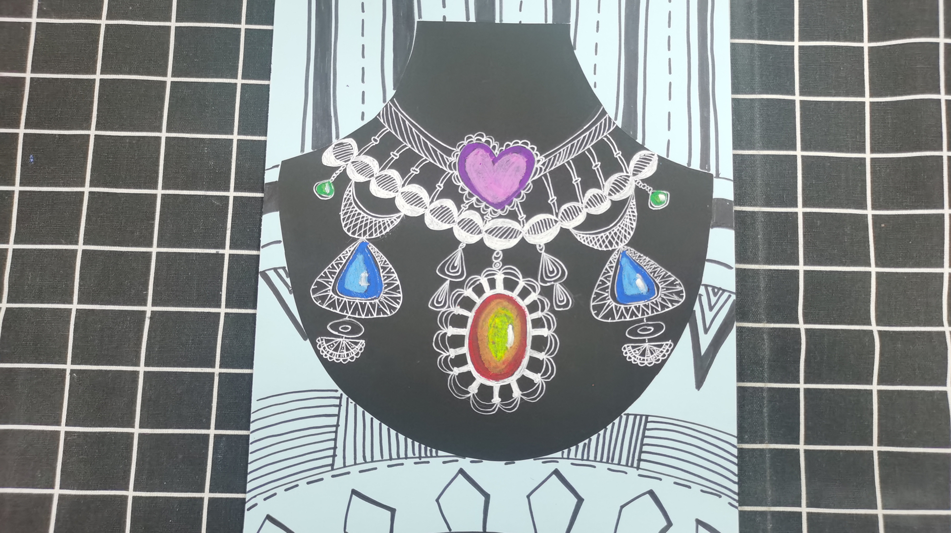 绘画小课堂开课啦!画出闪闪发光的钻石项链送给妈妈吧