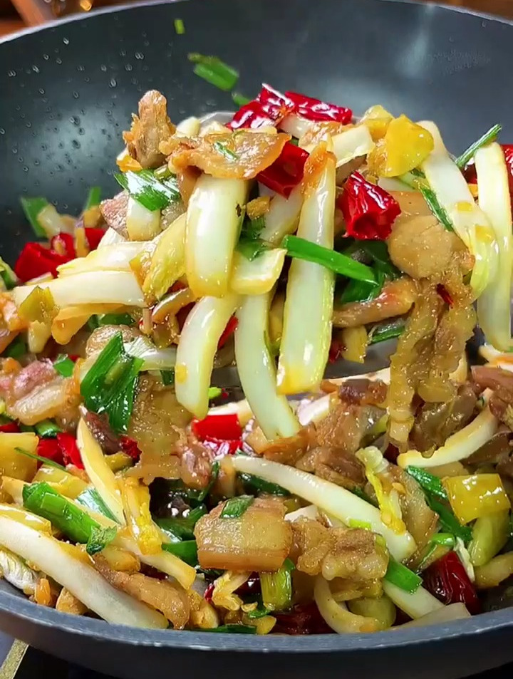 泡椒炒白菜梗,酸脆好吃