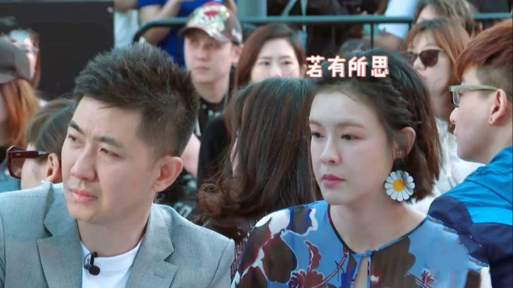 李艾讲述夫妻感情,自曝与老公长期分床睡,原因让人大跌眼镜