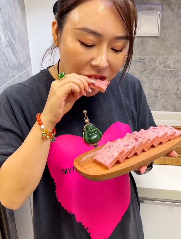 这个用黑猪肉做的午餐肉罐头,太香了,猪肉含量90%以上