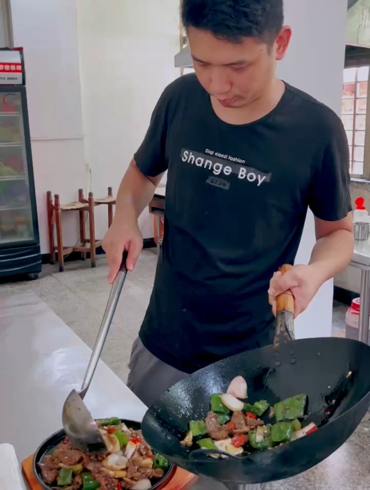 小炒怎么炒好吃,想开快餐店哪有学习的?魅力小吃教各种美食做法