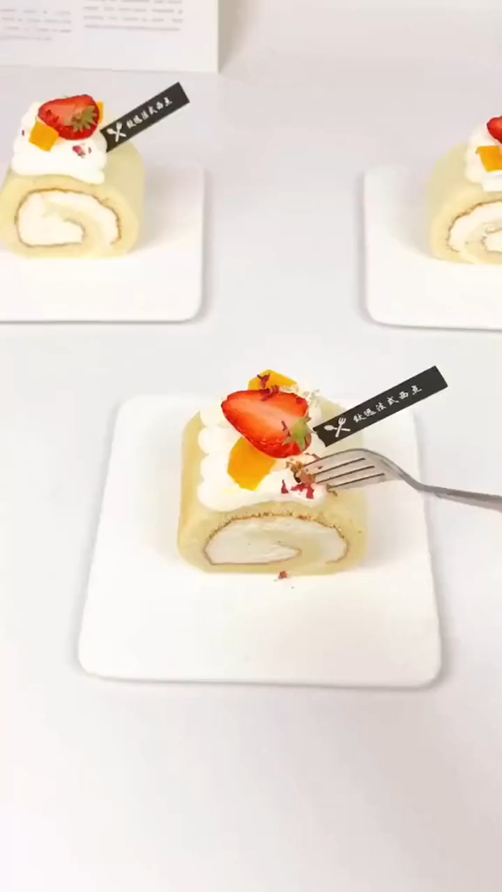 私房爆款精品,草莓蛋糕卷。听说是少女杀手锏