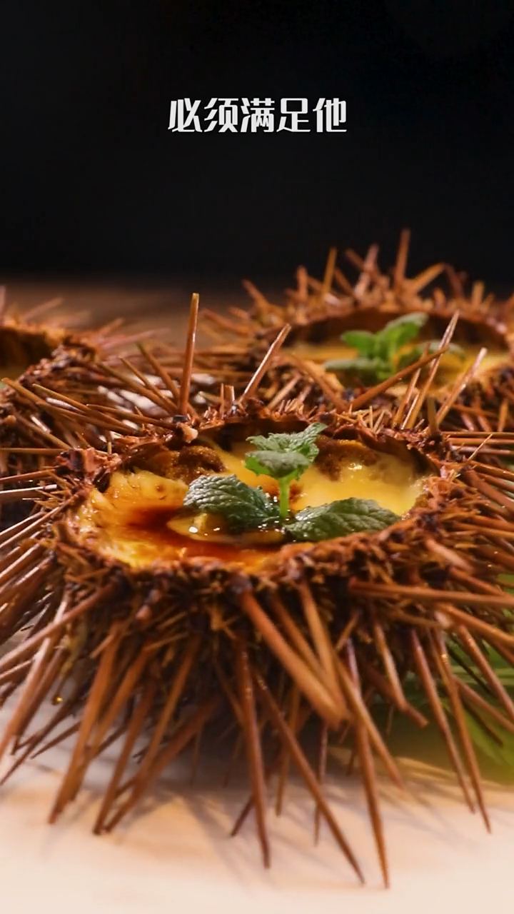 芙蓉蒸海胆呈上,色香味俱全,卖相、营养价值非常丰富!