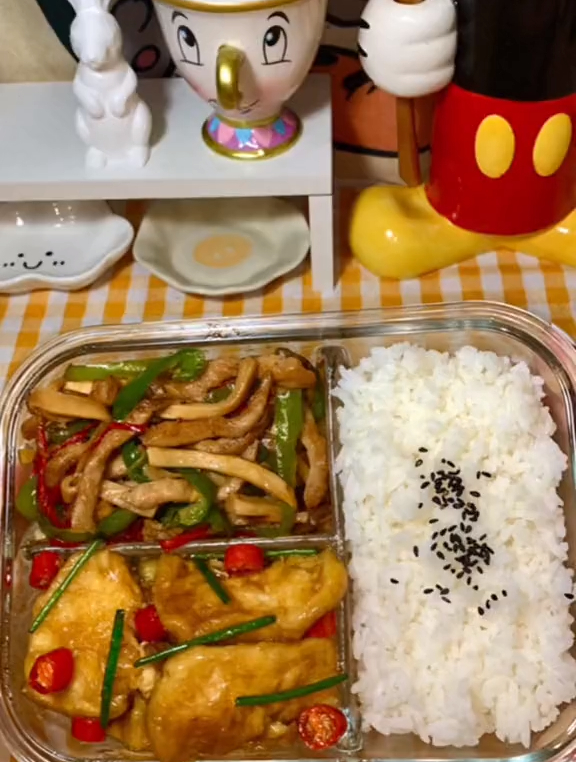 肉丝炒杏鲍菇香煎豆腐 MCN风帆计划
