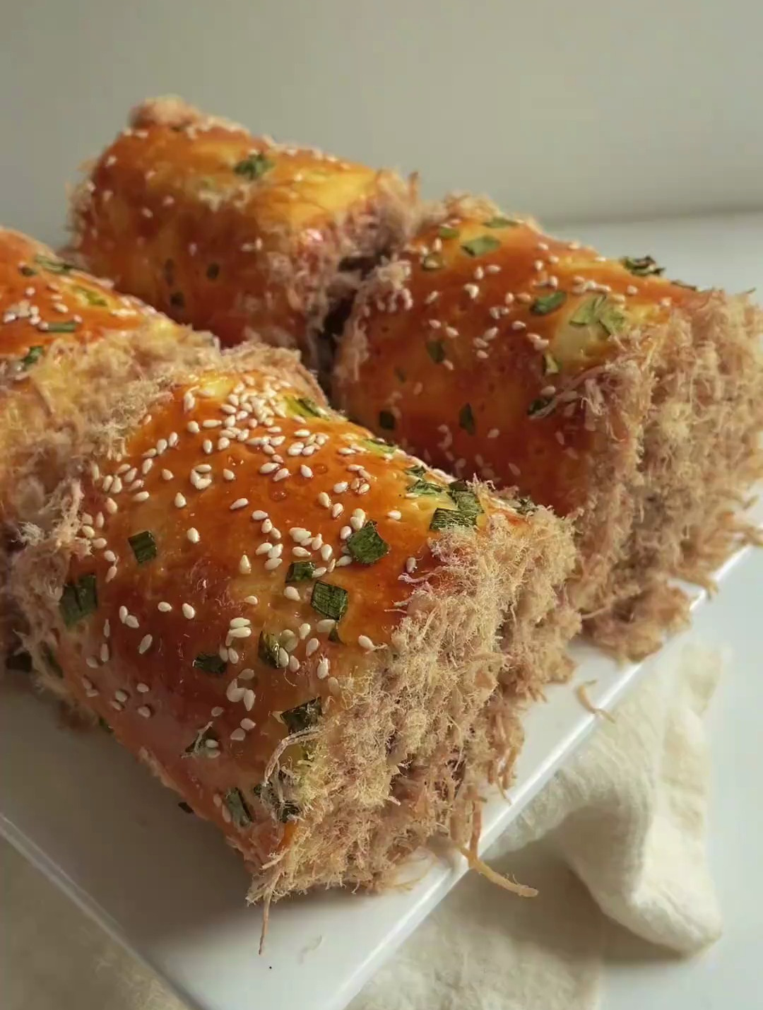 小白在家怎么做出好吃的肉松面包,来看看