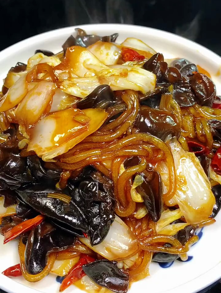 白菜片木耳炒粉丝你们喜欢吗