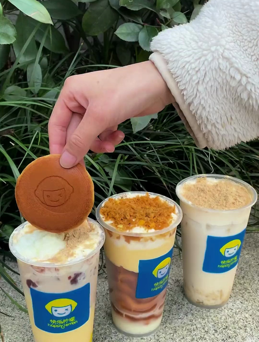 快乐柠檬新品,点心跟奶茶在一起了,好喝又好吃