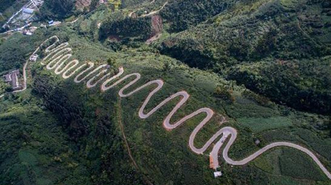 [图]中国最险峻的盘山公路，一条路有68个弯道，堪称世界一大奇迹