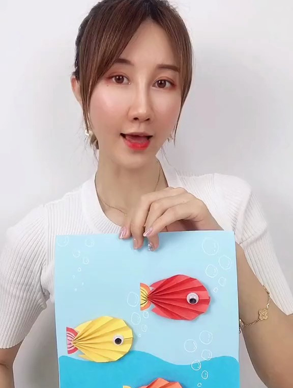 小鱼粘贴画手工教程