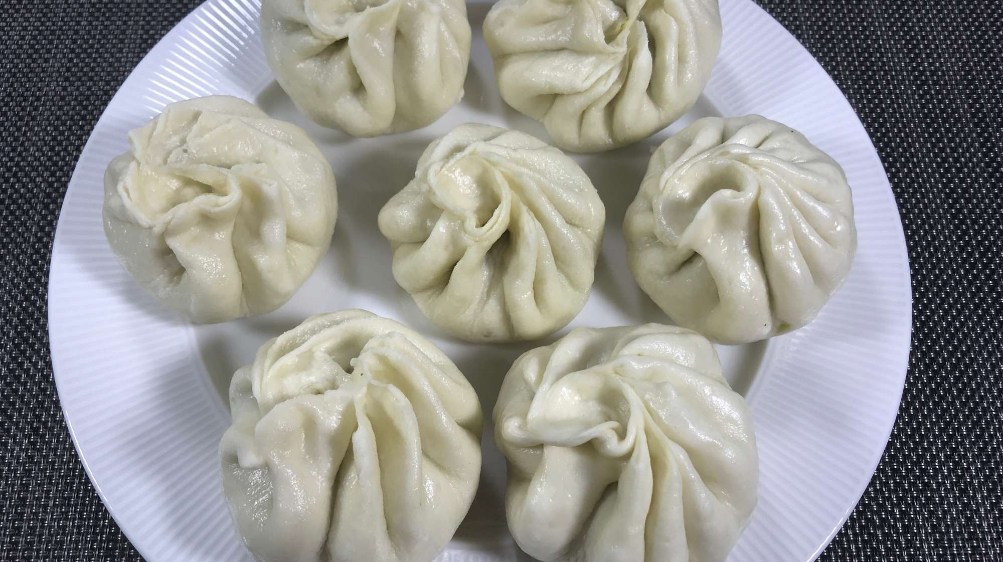 蒸包子记住不要直接上锅蒸,诀窍告诉你,包子个 个松软不塌陷
