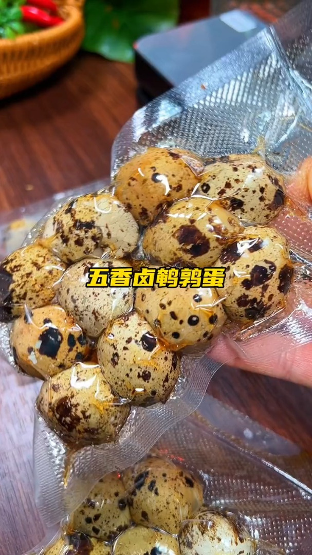 喜欢吃五香卤鹌鹑蛋,不要再买了,在家里卤的简单好吃入味