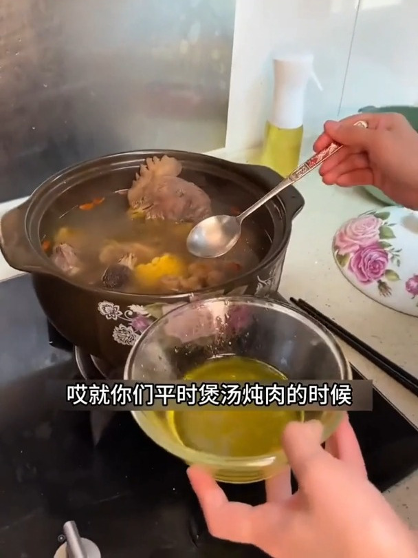 平时煲汤炖肉的时候上面的油你们怎么处理的?快看看这款吸油纸