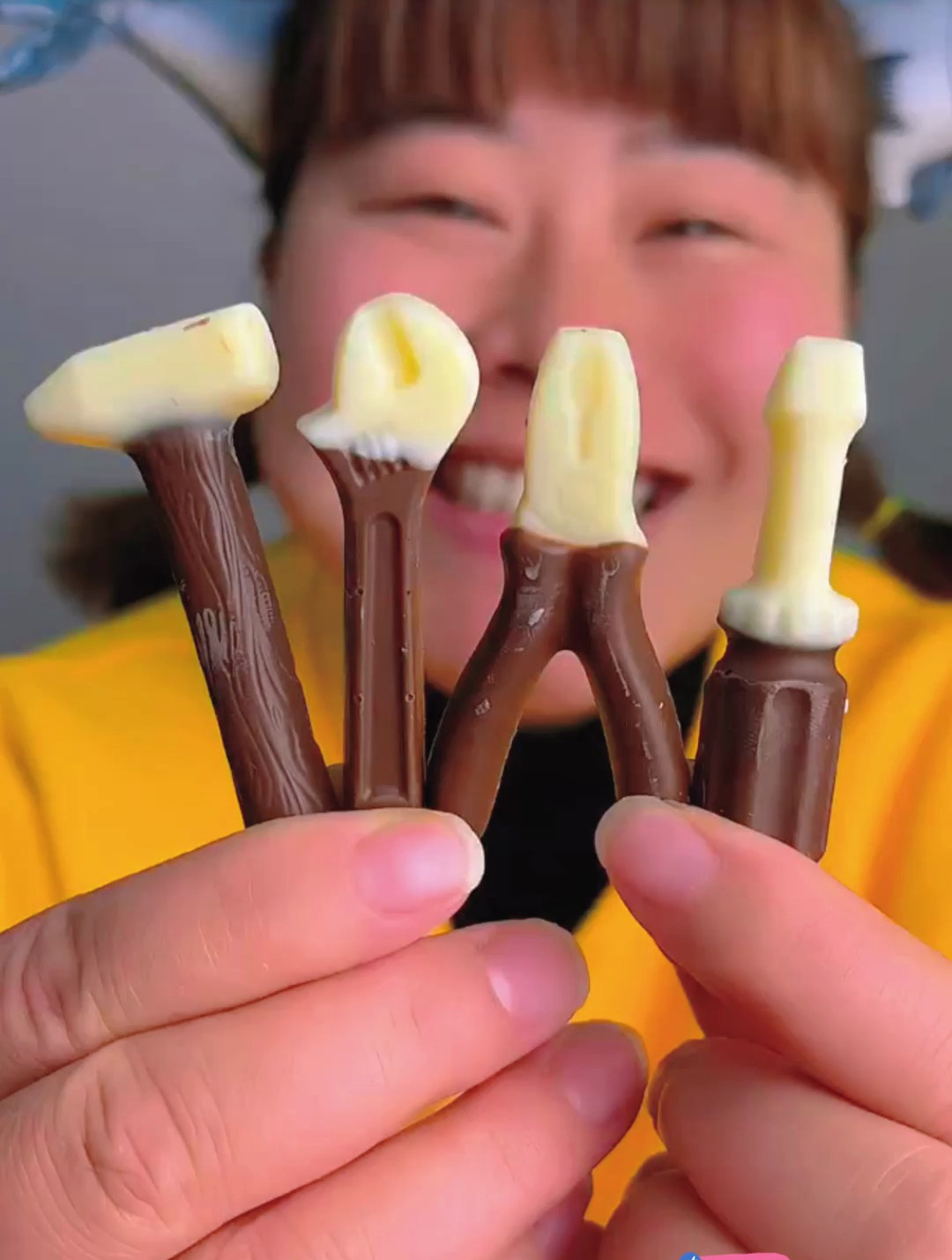 巧克力锤子剪刀工具糖果