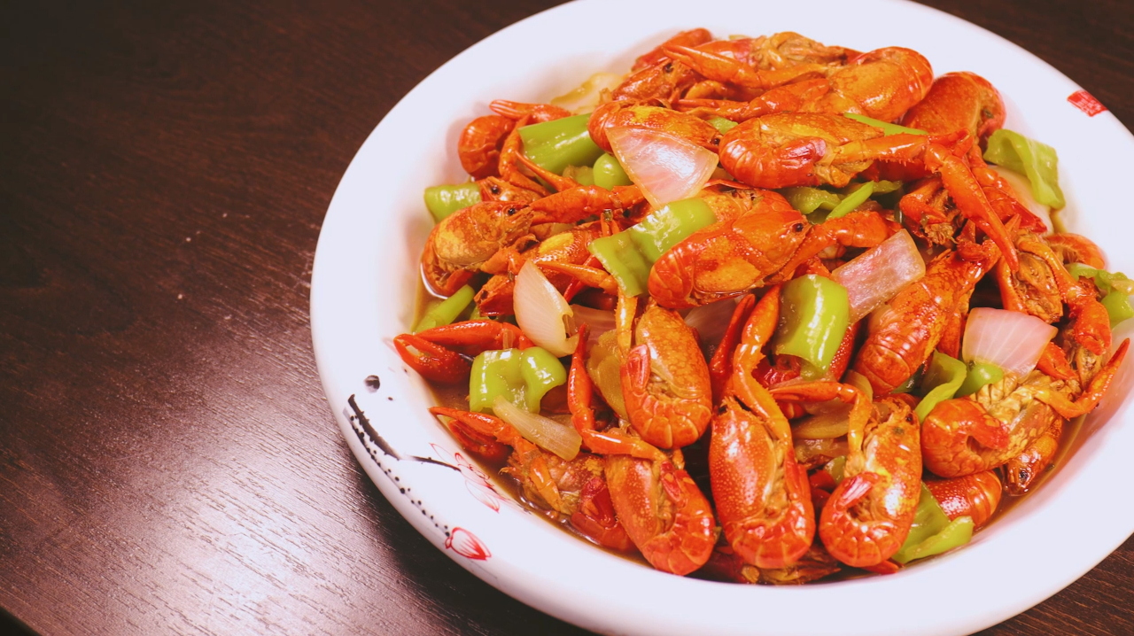 每年这个季节都会吃的黄焖小龙虾