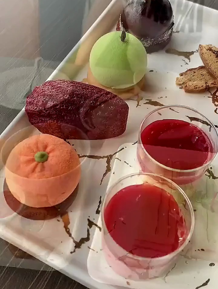 在上海中心吃顿高空下午茶 感受人间烟火