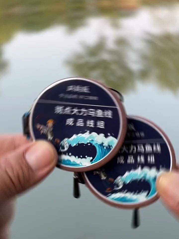 自带双钩的大力马线组,采用8编大力马鱼线,拉力更加强劲