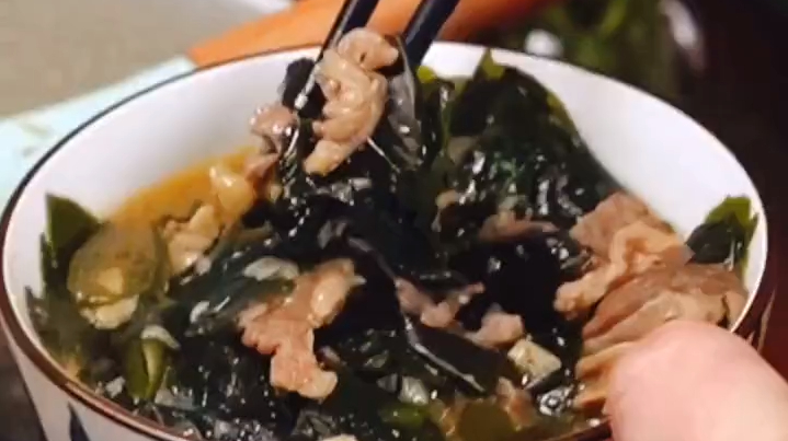教你简单家常的韩式海带汤,味道超鲜 