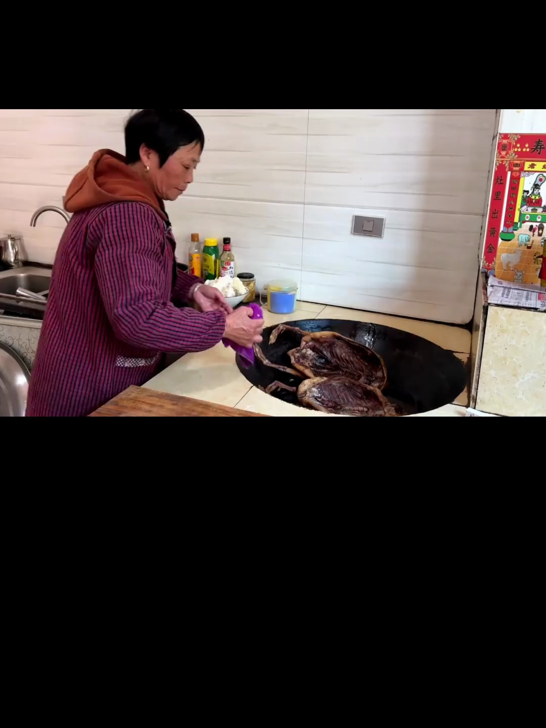 腌制的腊鸭今天做两只加餐,浓浓的腊味十里飘香