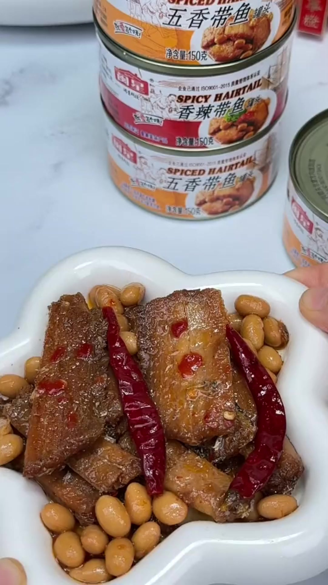 这个香酥带鱼罐头,连骨头都是酥的,搭配大米饭真是太香啦!