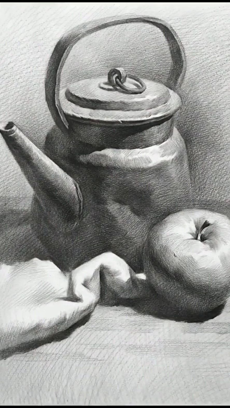 「素描静物」烧水壶苹果组合画法