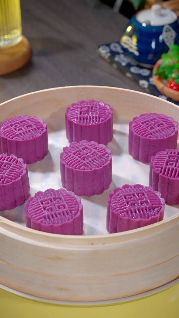 今天用紫薯做水晶月饼