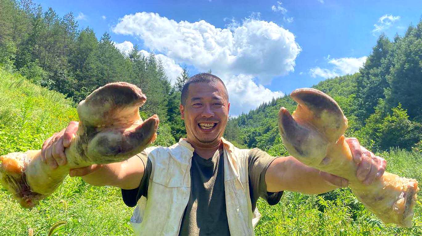 [图]隐居长白山做神仙，风味秘制大牛蹄子，满腮帮子的肉香，倍儿下酒