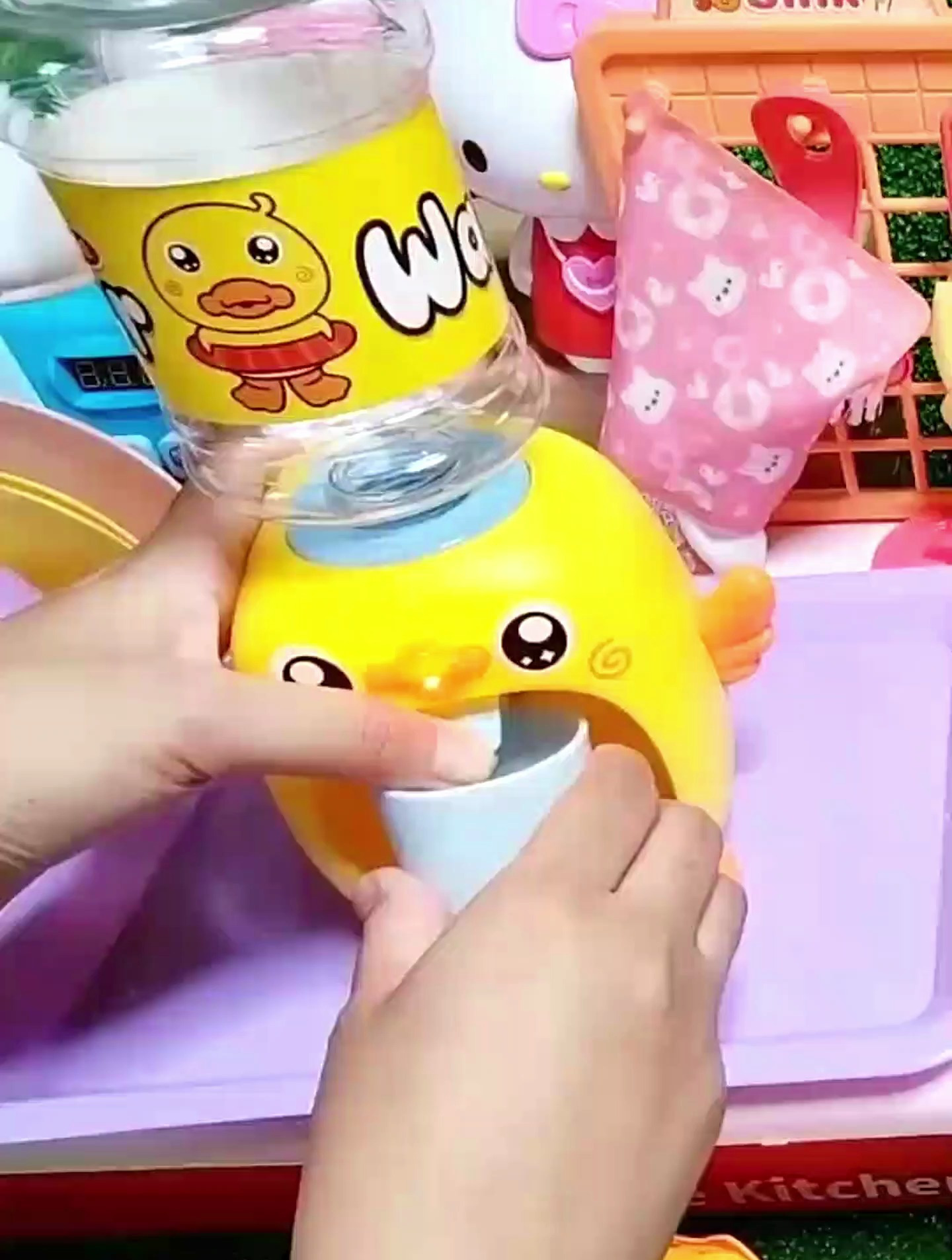 开箱玩具:儿童玩具小黄鸭饮水机