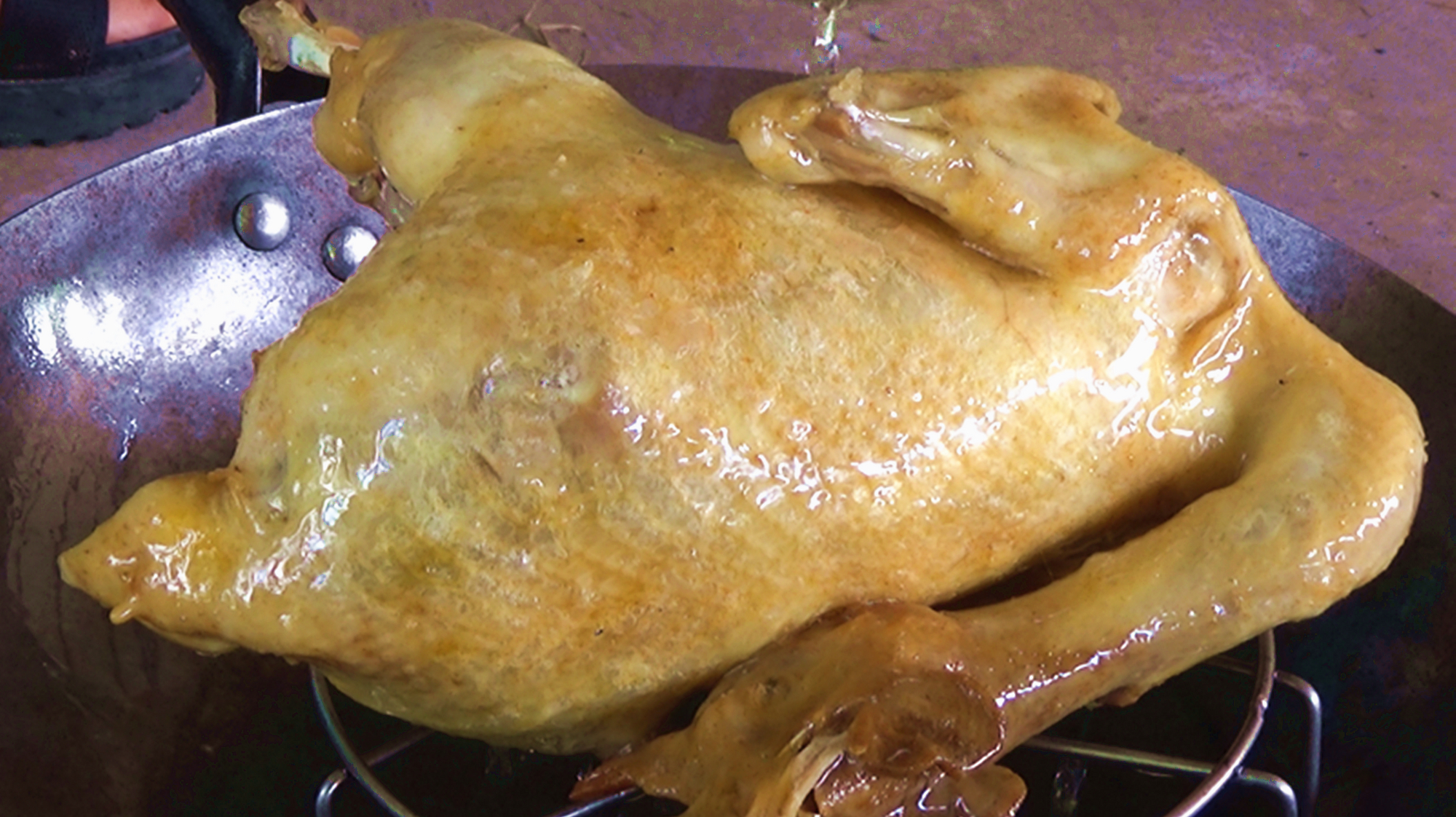 脆皮鸡这样做简直太香了,出锅那一刻馋到流口水,外酥里嫩真好吃