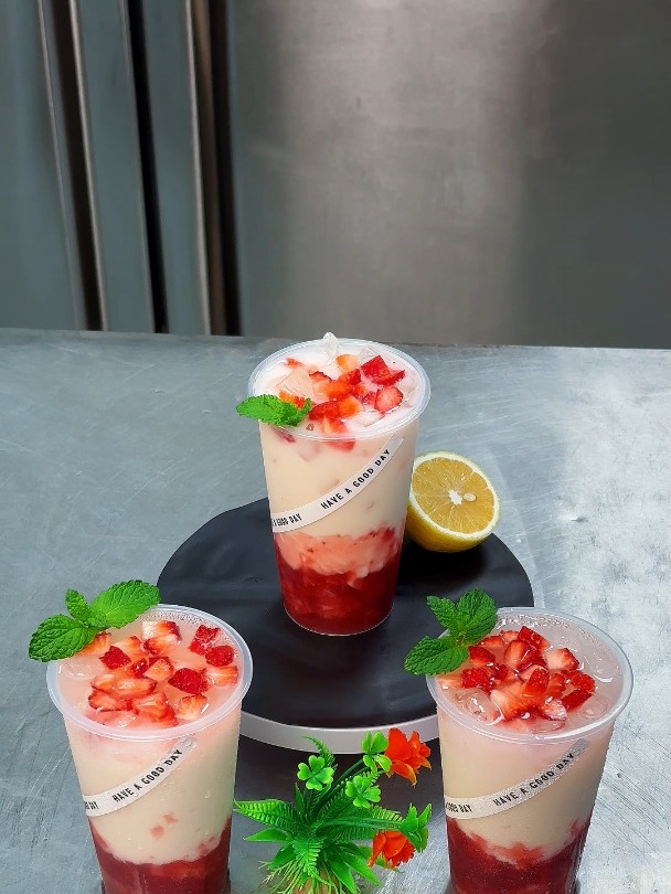 教你学做奶茶自己开奶茶店,奶茶制作视频教程之二十三,草莓牛乳