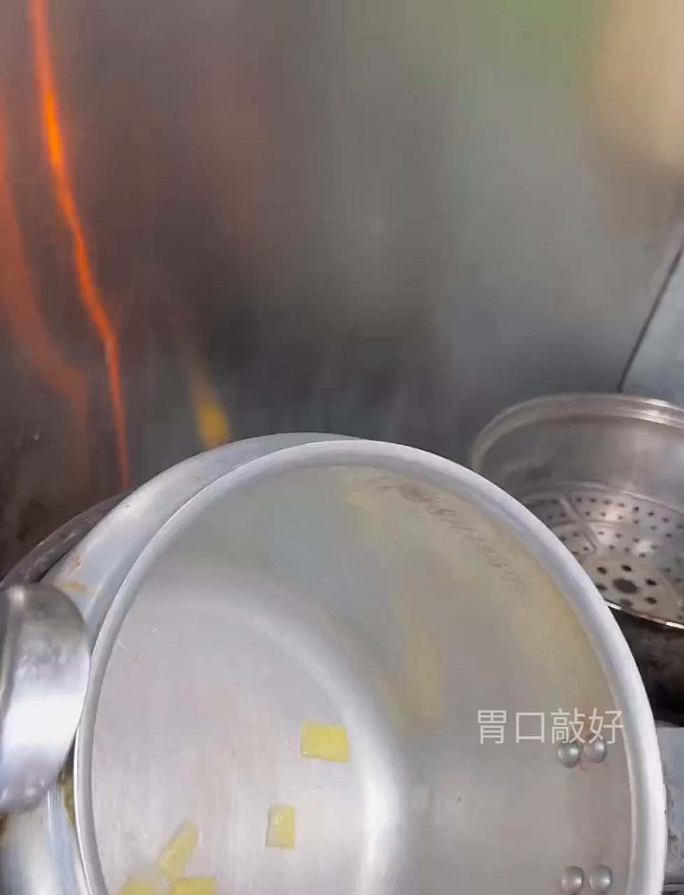山西运城路边摊大盘鸡,38块一份,麻辣鲜香太过瘾了!