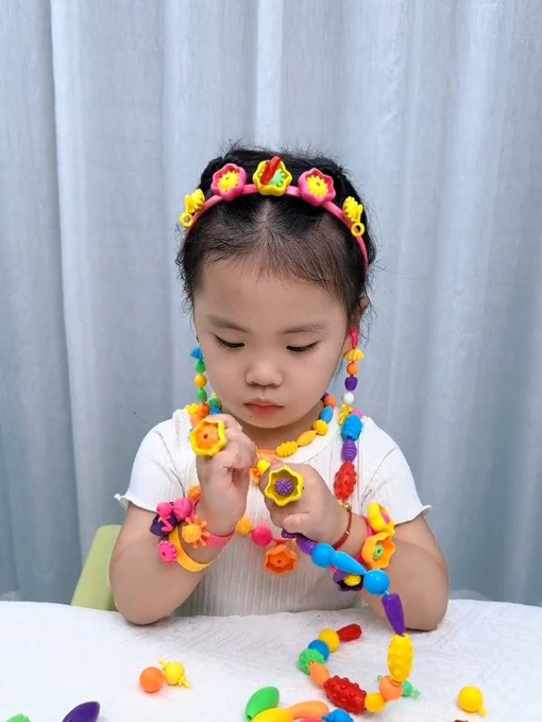 没有小女孩能拒绝波普串珠 吧,无绳设计能锻炼动手能力和审美