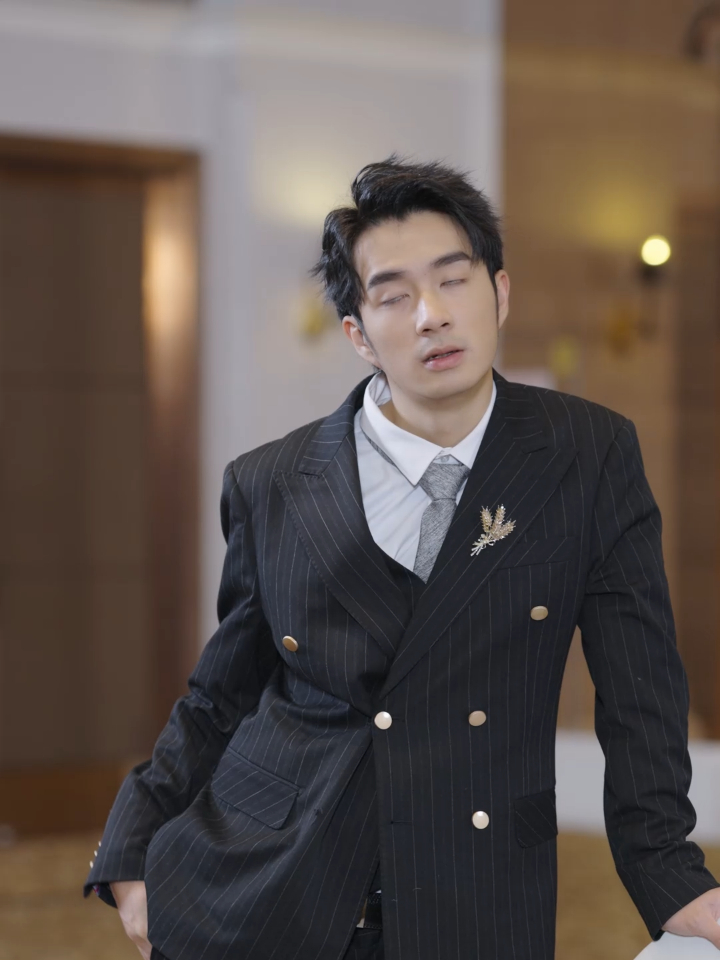 穿成小说里的大反派后 30