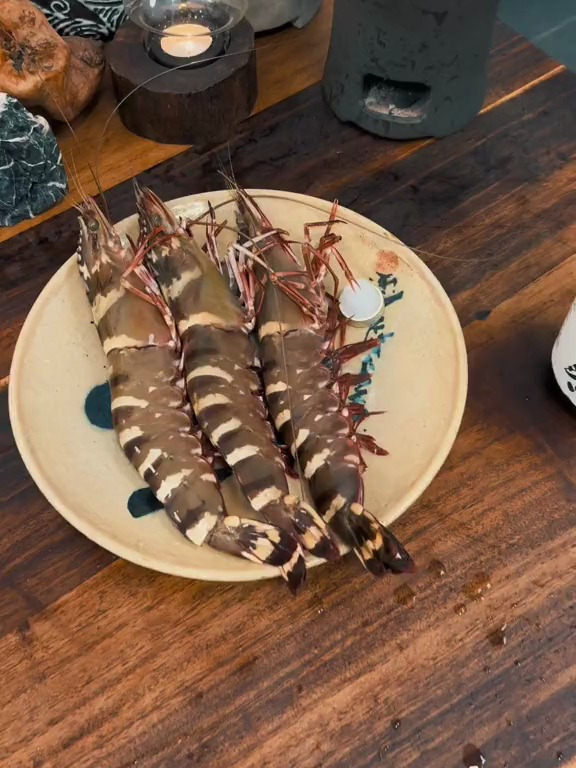 偷得浮生半日闲 比起外出堵车?不如自己动手来个盐烤鬼虾下午茶