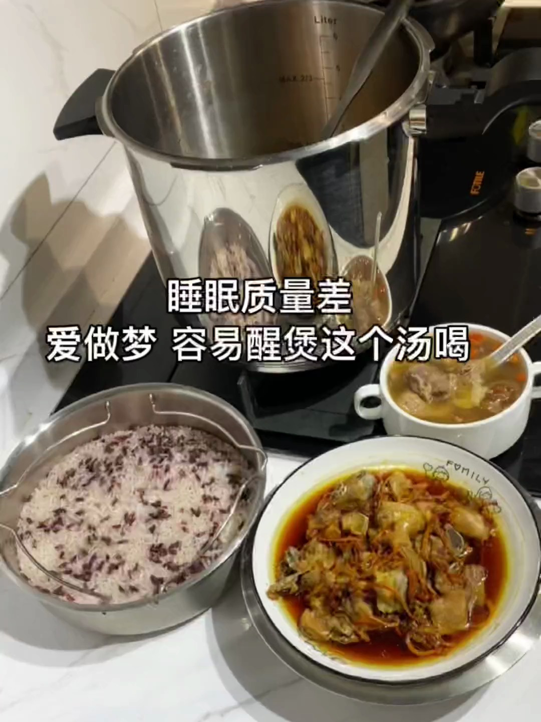 爱情和婚姻终究不一样 爱情只要两个人相爱 卿卿我我就可以了