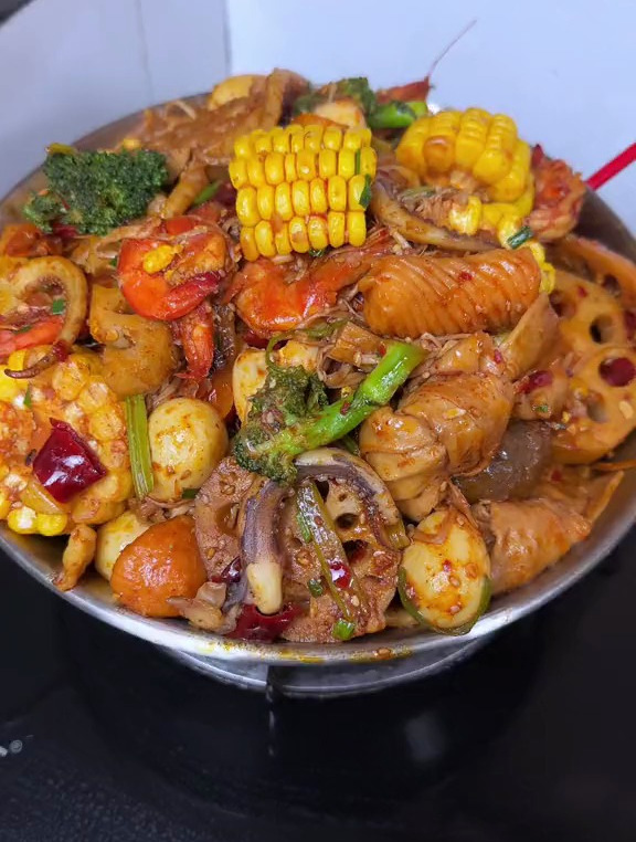 今天做了一大锅麻辣香锅,再也不馋外面的了