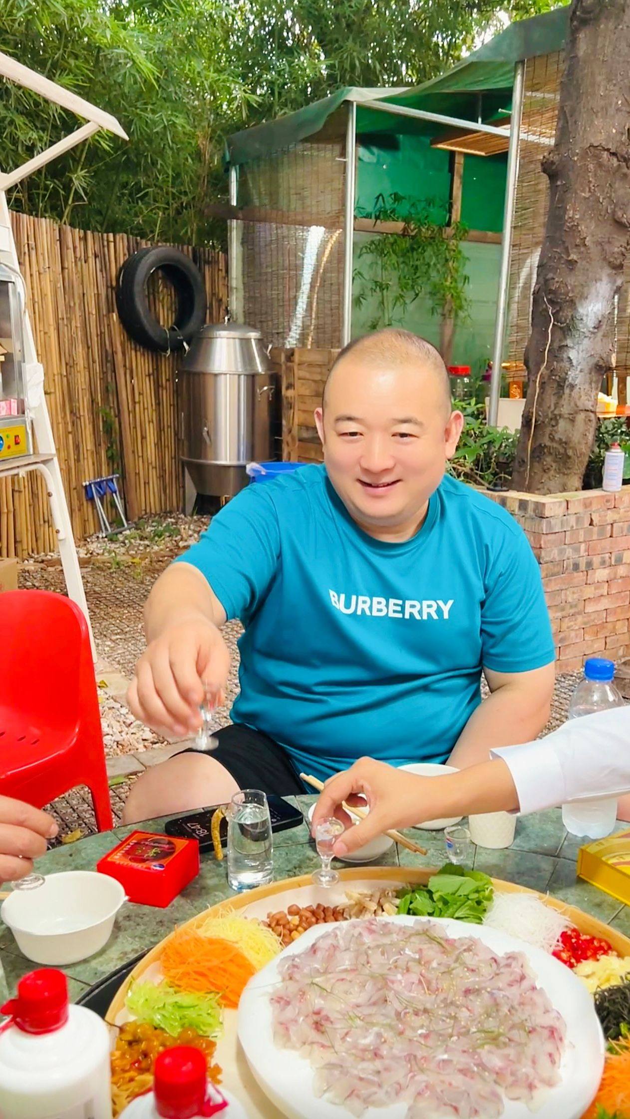 鱼生配茅台,这吃法绝了!一口下去就知道不简单!