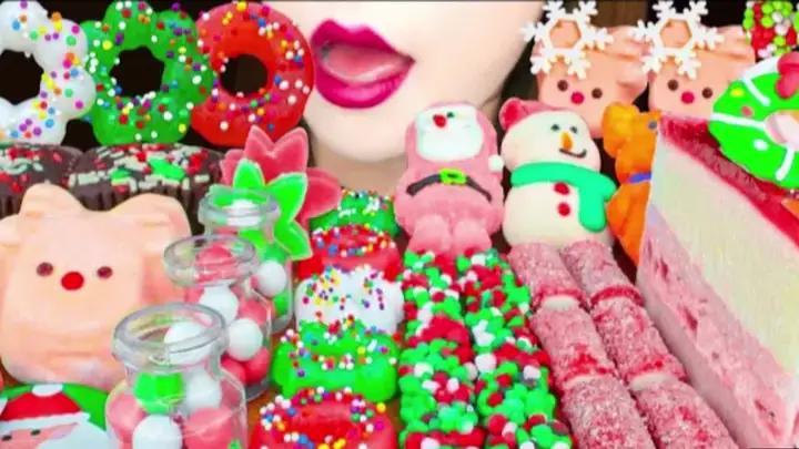 「ASMR」甜蜜盛宴:琥珀糖花环、草莓芝士蛋糕、雪人驯鹿棉花糖、巧克力布朗尼蛋糕