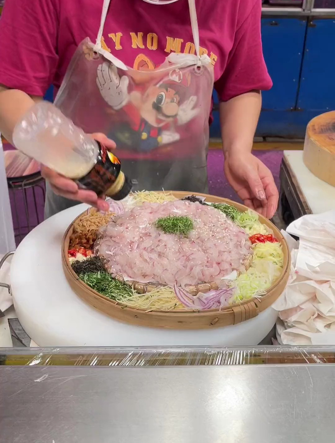 分享非遗美食——横县鱼生。多看几次在家也能做了
