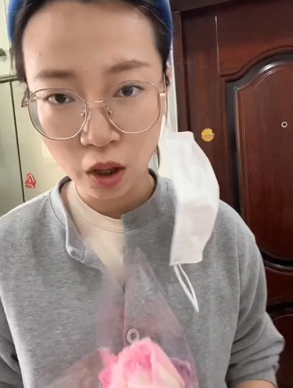 忙碌的母亲节蛋糕日,三个蛋糕从准备到完成用了三个半小时