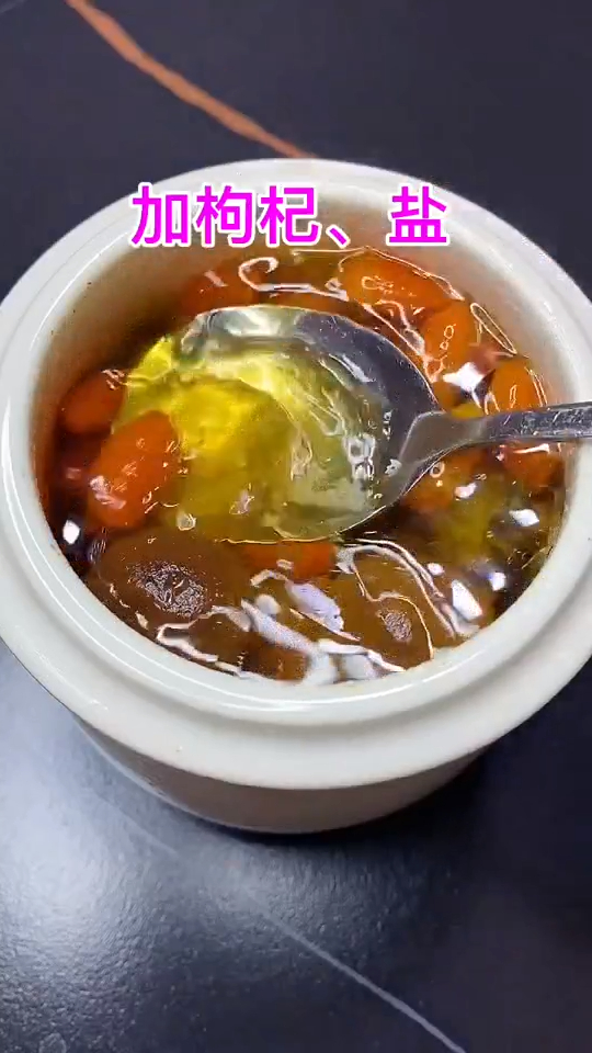 在家煲乌鸡汤,一口气喝光一碗,简直太过瘾了
