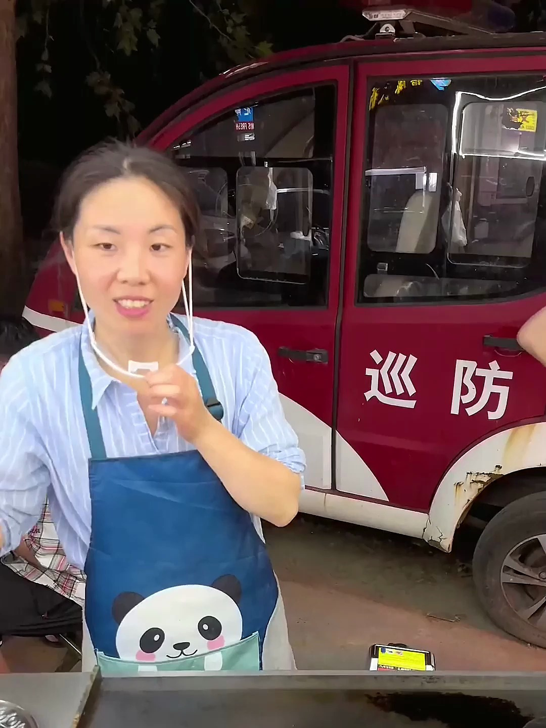 挑战一幅画,吃遍所有路边摊,今天挑战:炒螺丝粉 路边摊美味
