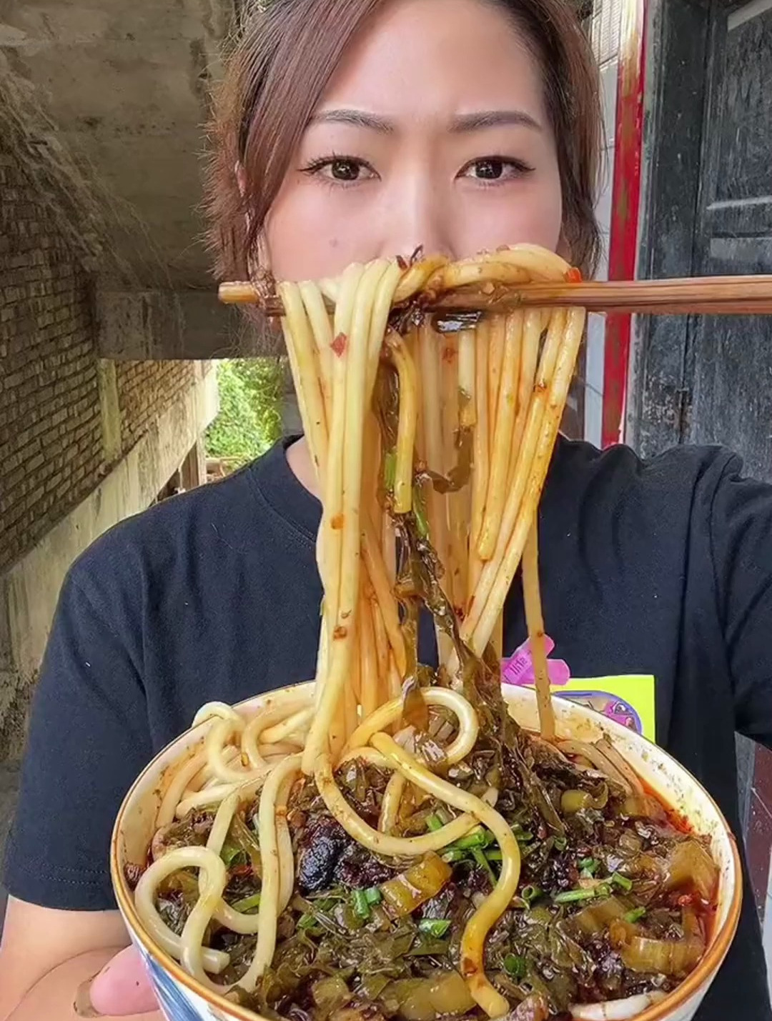 美食日记:贵州米粉配上老坛酸菜,简直美味