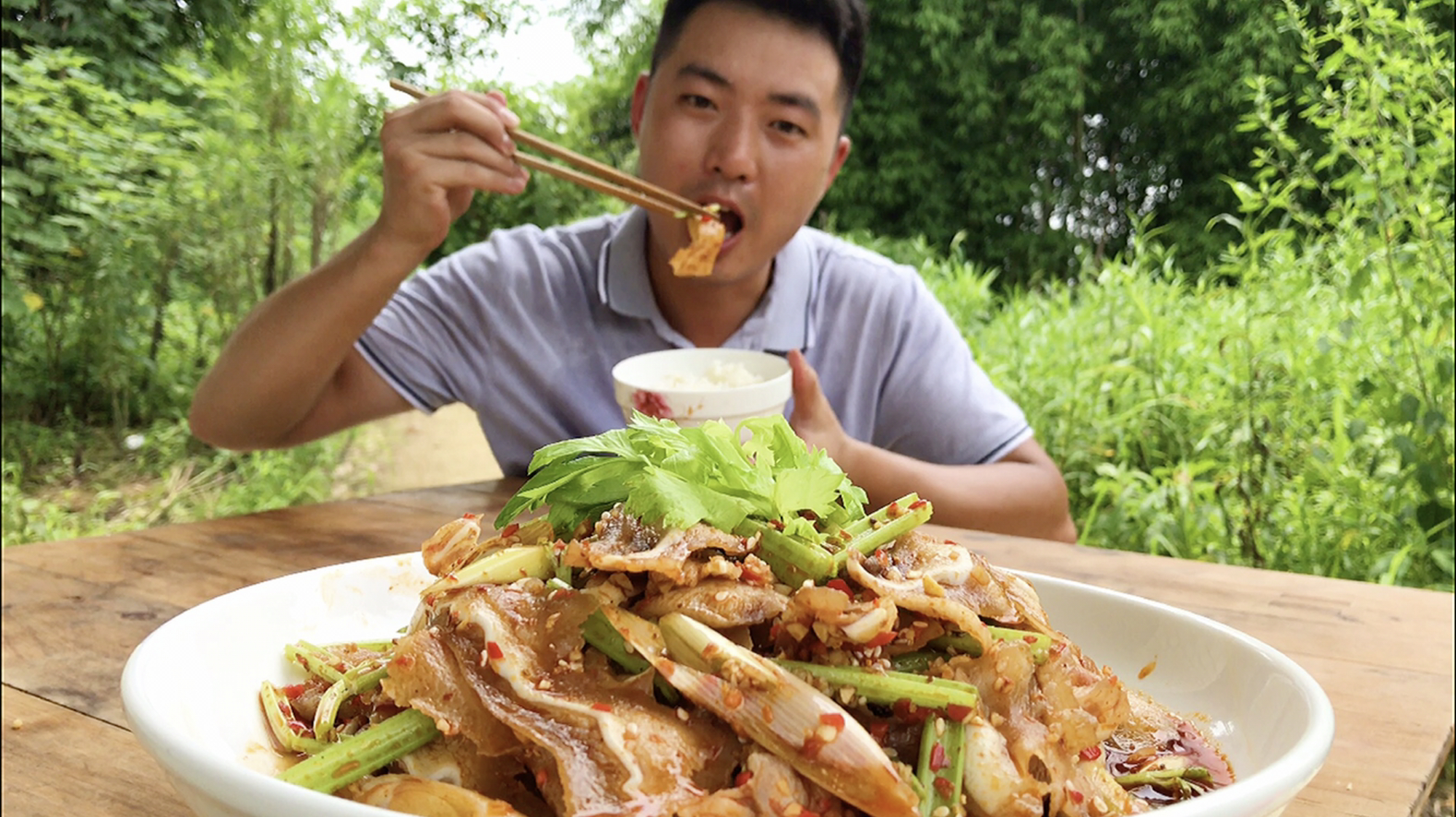 这才是“凉拌耳片”最好吃的做法,麻辣鲜香爽脆开胃,下酒又下饭
