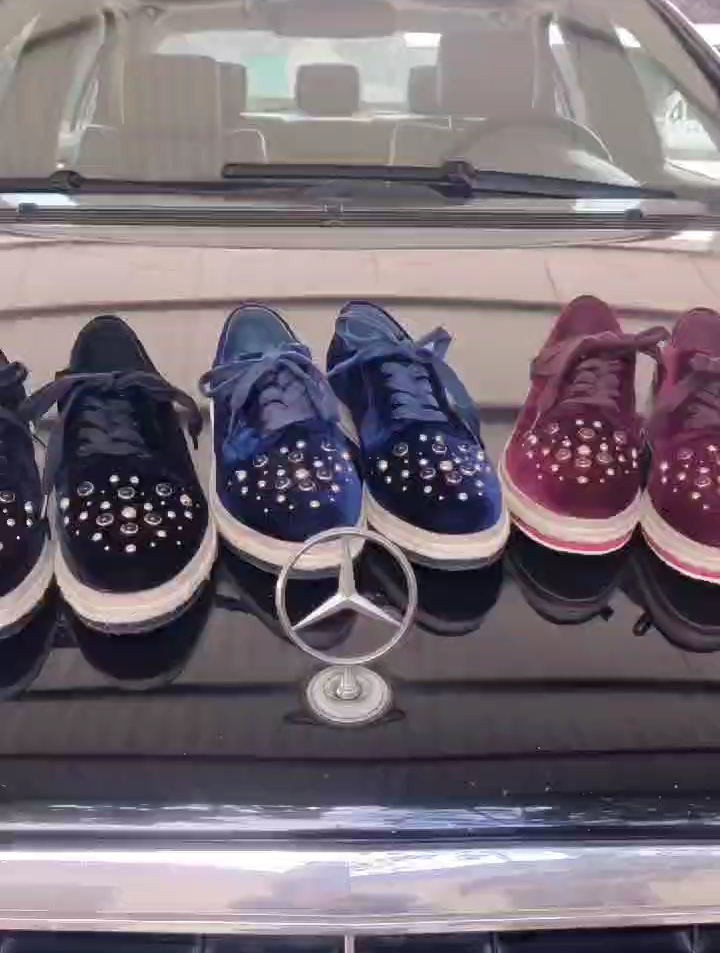 今天给大家带来天鹅绒松糕鞋3色系