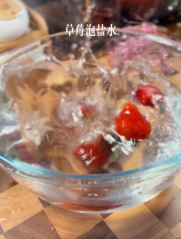 不用烤箱不用蒸,做法简单的草莓布丁 夏日甜品 下午茶甜品