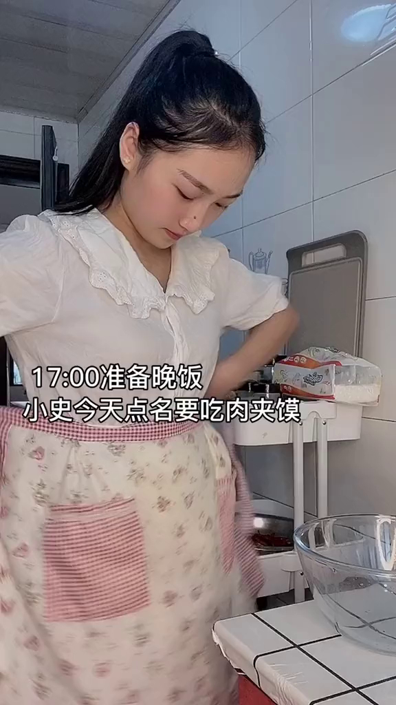 他今天点名要吃的肉夹馍