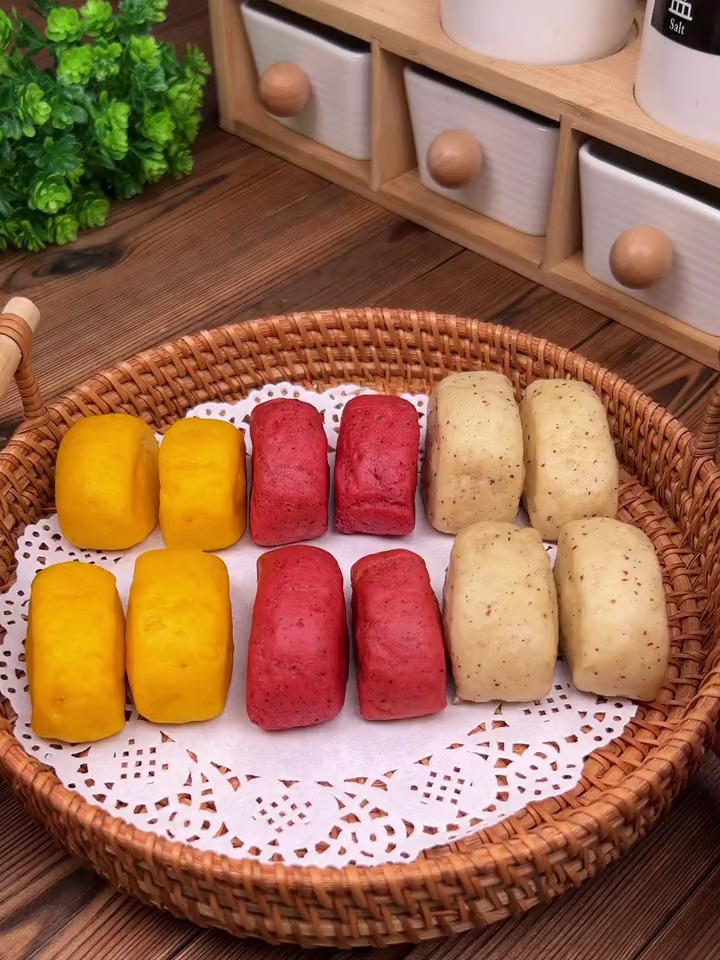 宝宝辅食一周备餐,今天给孩子做了一些五颜六色的果蔬小馒头!