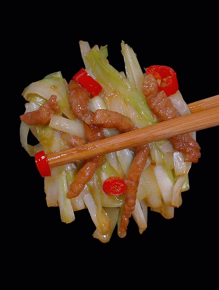 韭黄炒肉丝家常做法,香辣开胃,特别下饭