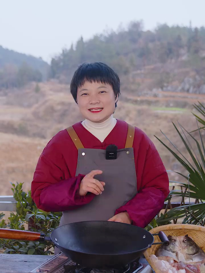 谁说湖南没有火锅,这道鱼籽鱼泡是过年必备!汤鲜味美下酒又下饭